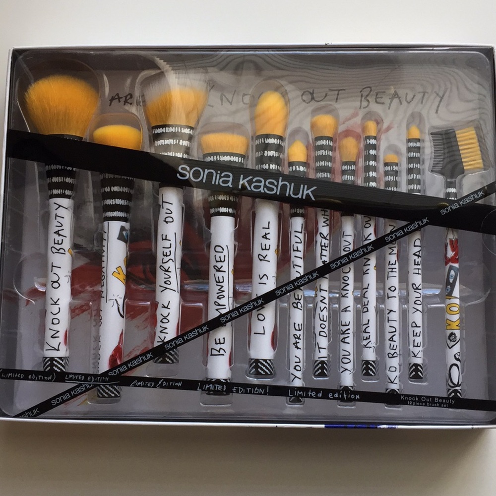 Sonia Kashuk LIMITED EDITION Knockout Brush Set